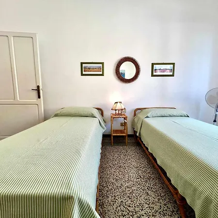 Luisa 1p, 3 Camere, Clima, Wifi, A 100 M Dal Mare! By Alfareal Apartamento *