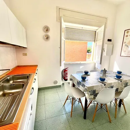 Luisa 1p, 3 Camere, Clima, Wifi, A 100 M Dal Mare! By Alfareal Apartamento